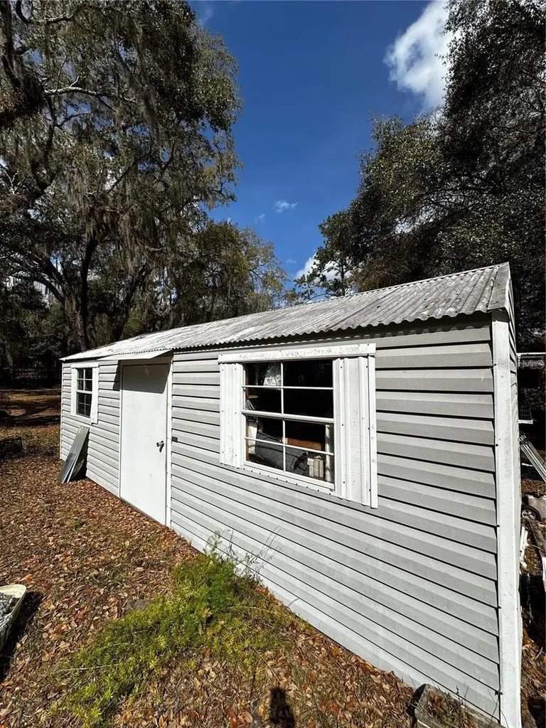 12212 NE 238th Terrace Salt Springs FL 32134