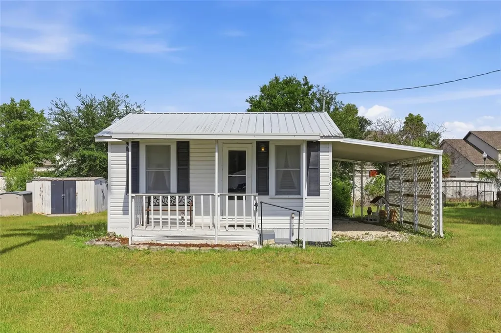 1705 Delaware Avenue St Cloud FL 34769