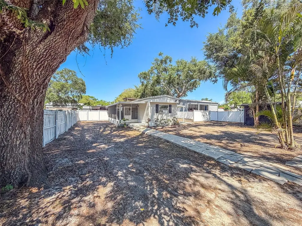 5807 Barry Lane Tampa FL 33634