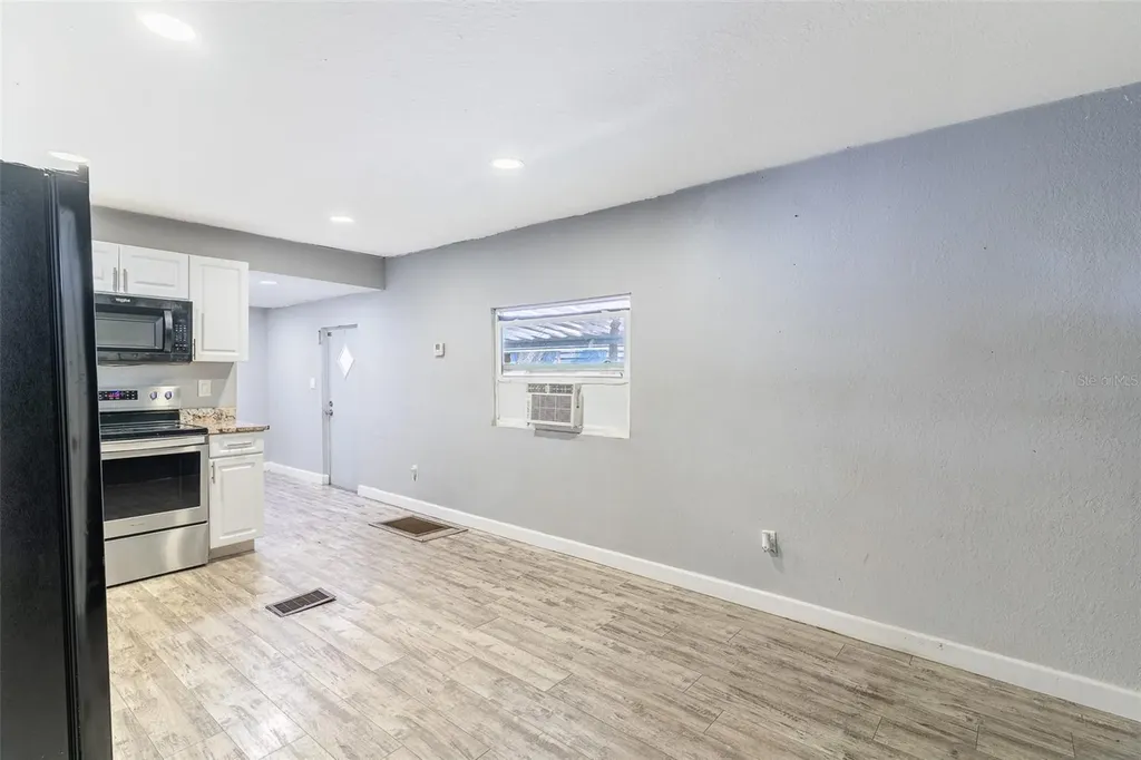 5807 Barry Lane Tampa FL 33634