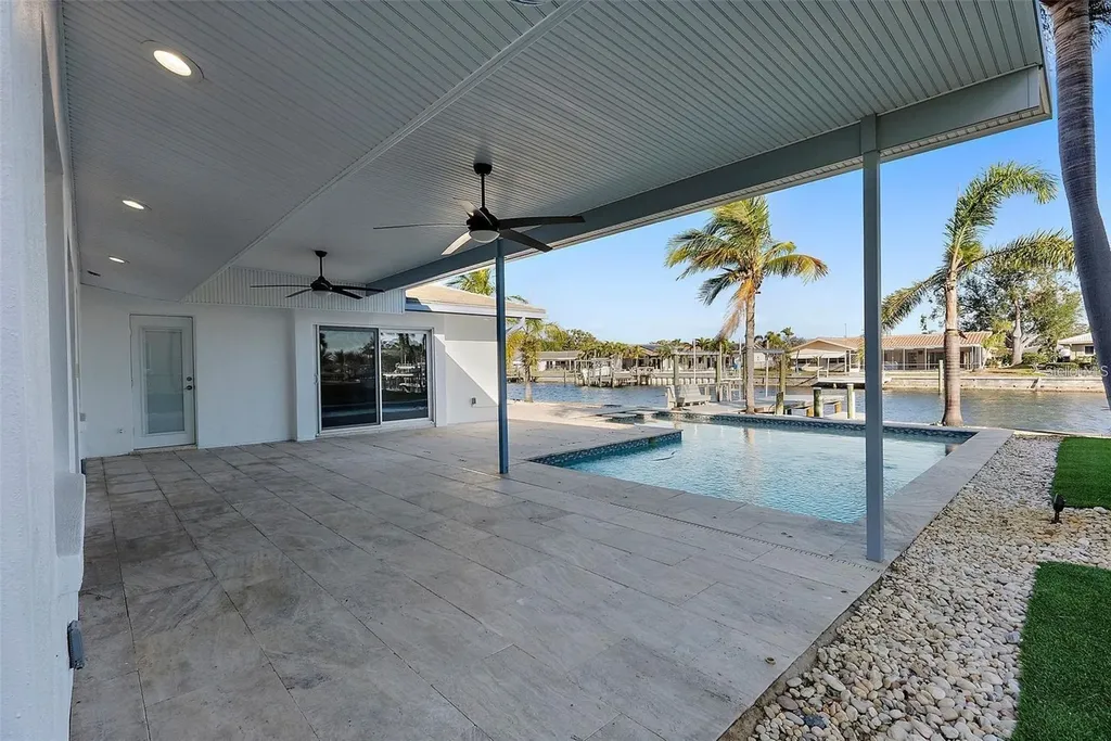 1984 Kansas Avenue NE St Petersburg FL 33703