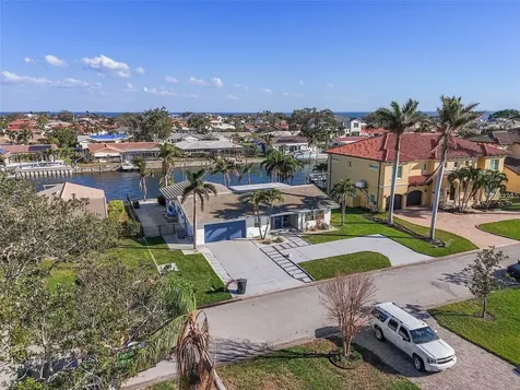 1984 Kansas Avenue NE St Petersburg FL 33703
