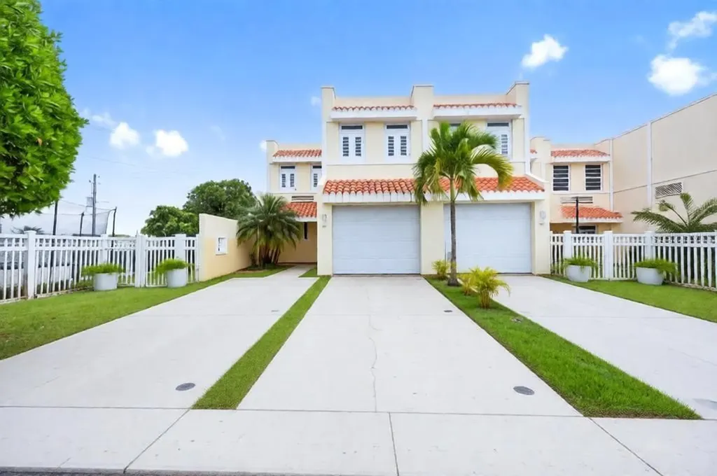 24 Gables Breeze Dorado PR 00646