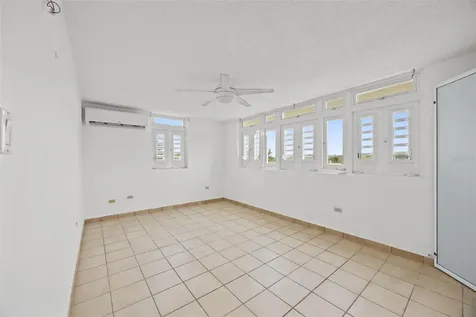24 Gables Breeze Dorado PR 00646