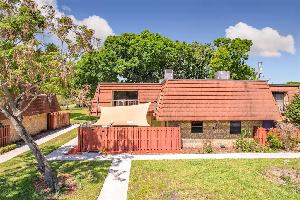 1458 N Lawnwood Circle Fort Pierce FL 34950