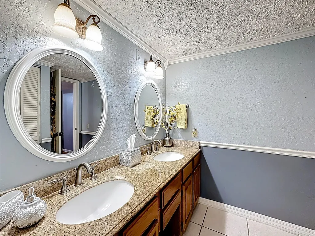 1458 N Lawnwood Circle Fort Pierce FL 34950