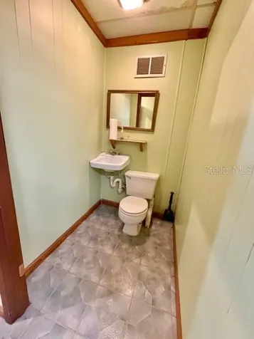 1180 S Main Street Bell FL 32619