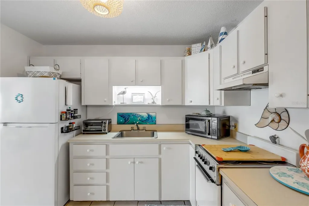 541 S Peninsula Avenue New Smyrna Beach FL 32169