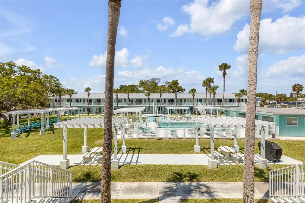 541 S Peninsula Avenue New Smyrna Beach FL 32169