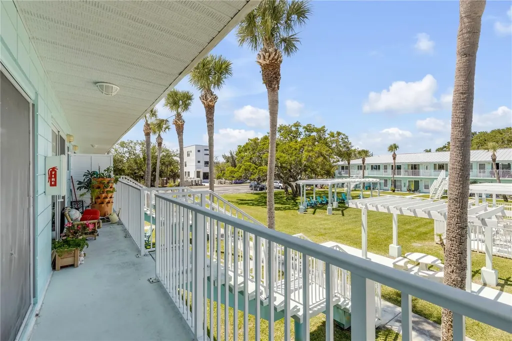 541 S Peninsula Avenue New Smyrna Beach FL 32169