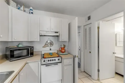 541 S Peninsula Avenue New Smyrna Beach FL 32169