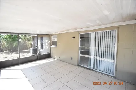 3667 Sugarcreek Drive Tampa FL 33619
