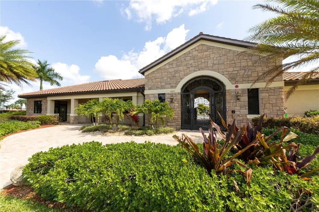 424 Winding Brook Lane Bradenton FL 34212