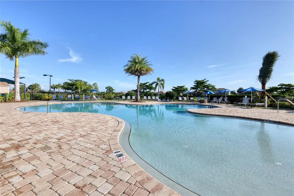424 Winding Brook Lane Bradenton FL 34212