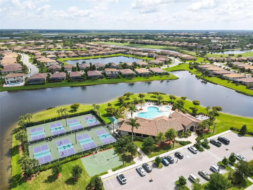 424 Winding Brook Lane Bradenton FL 34212