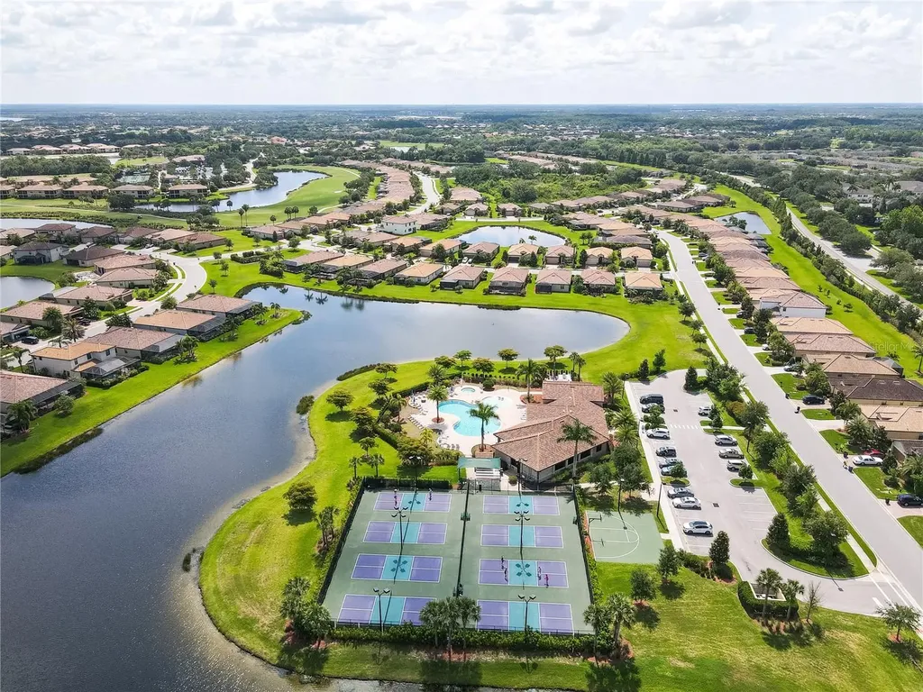 424 Winding Brook Lane Bradenton FL 34212