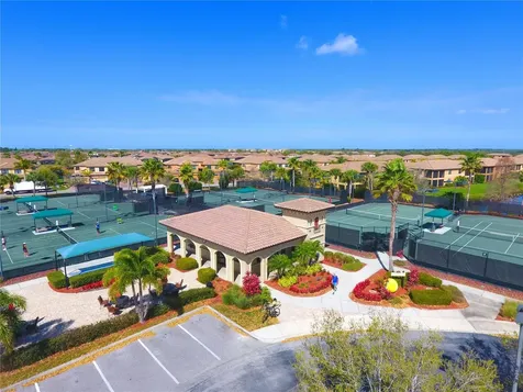 424 Winding Brook Lane Bradenton FL 34212