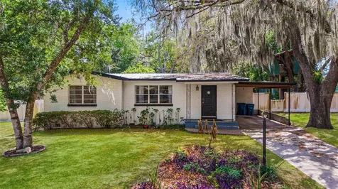 13 E Magnolia Street Davenport FL 33837