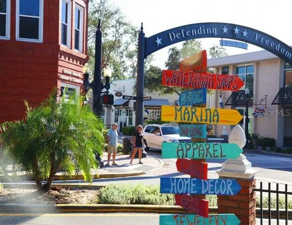 2154 N Hercules Avenue Clearwater FL 33763