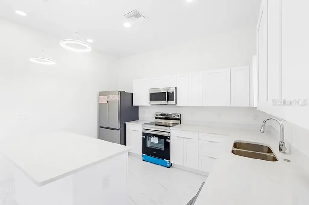 3927 NW 38th Street Cape Coral FL 33993