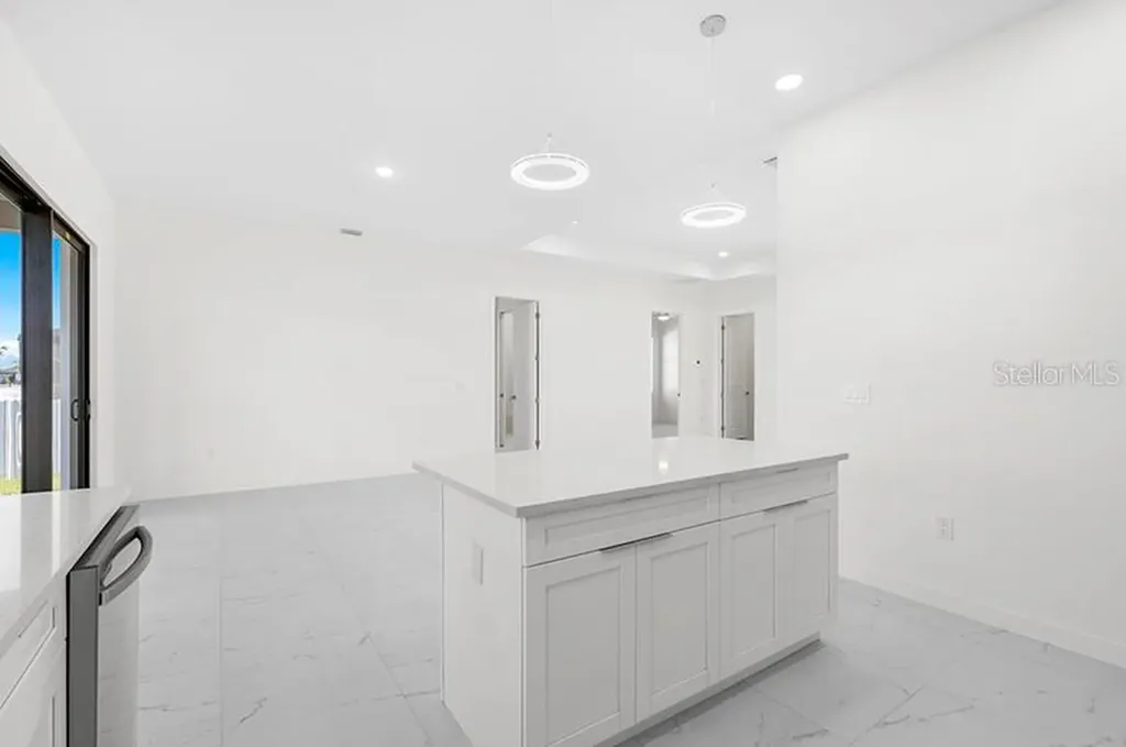3927 NW 38th Street Cape Coral FL 33993