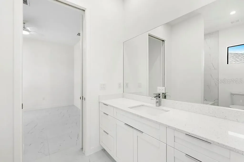 3927 NW 38th Street Cape Coral FL 33993