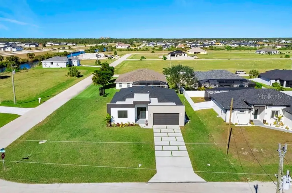 3927 NW 38th Street Cape Coral FL 33993