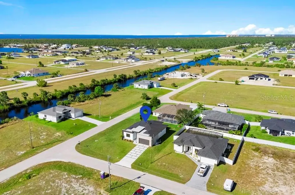 3927 NW 38th Street Cape Coral FL 33993