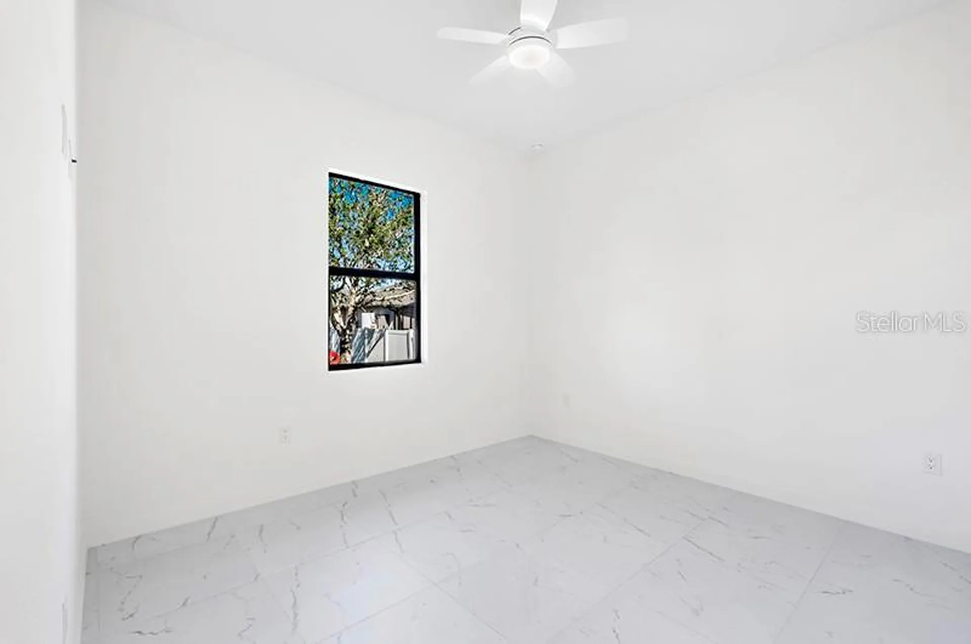 3927 NW 38th Street Cape Coral FL 33993