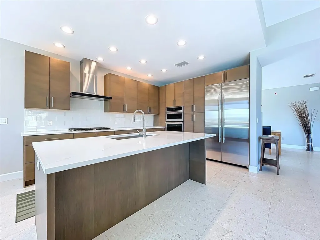 306 Bay Plaza Treasure Island FL 33706
