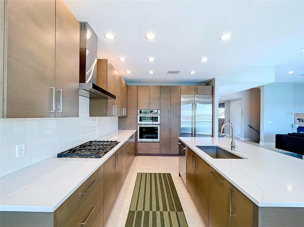 306 Bay Plaza Treasure Island FL 33706