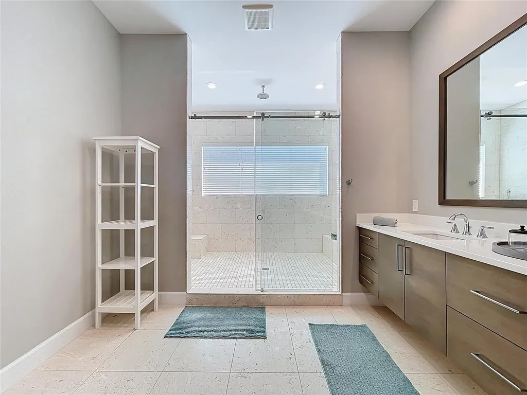 306 Bay Plaza Treasure Island FL 33706
