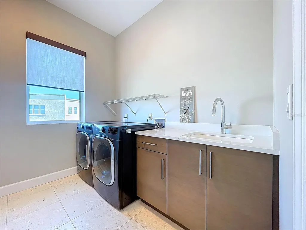 306 Bay Plaza Treasure Island FL 33706
