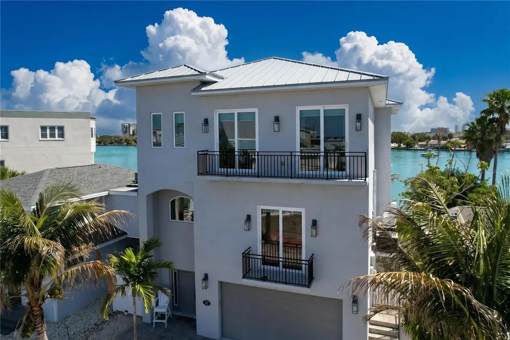 306 Bay Plaza Treasure Island FL 33706