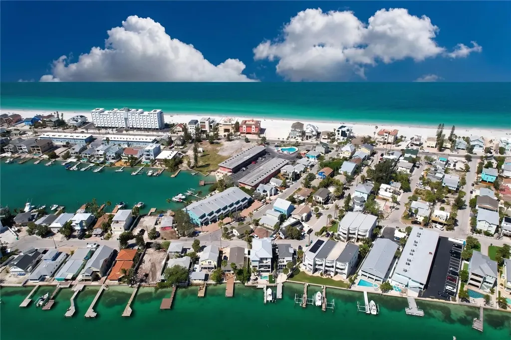 306 Bay Plaza Treasure Island FL 33706