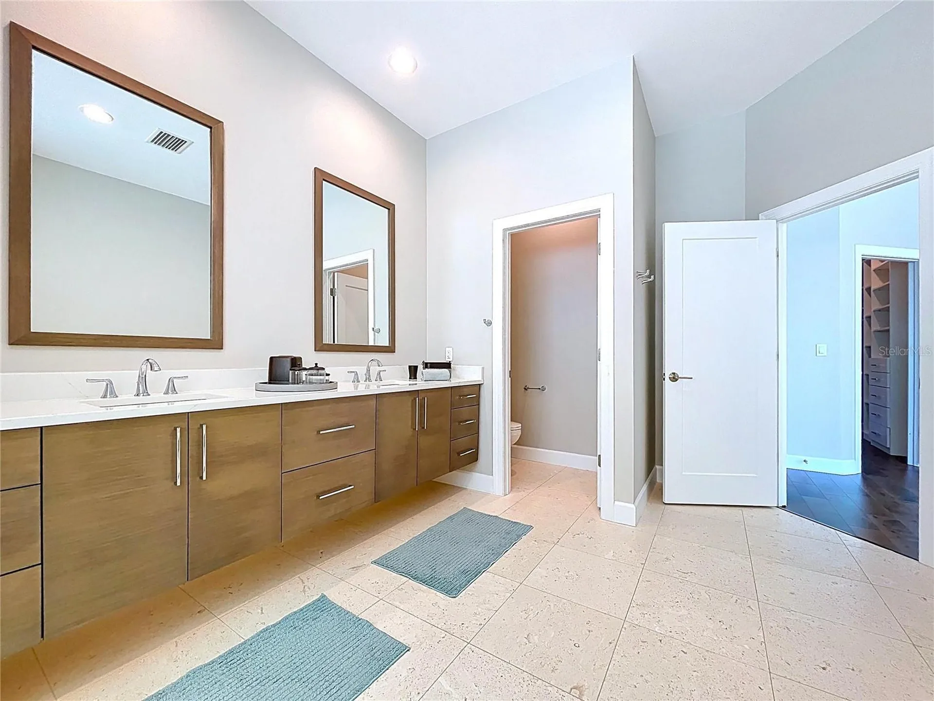 306 Bay Plaza Treasure Island FL 33706
