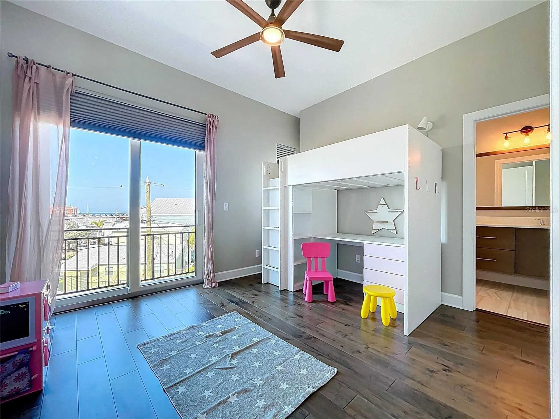 306 Bay Plaza Treasure Island FL 33706