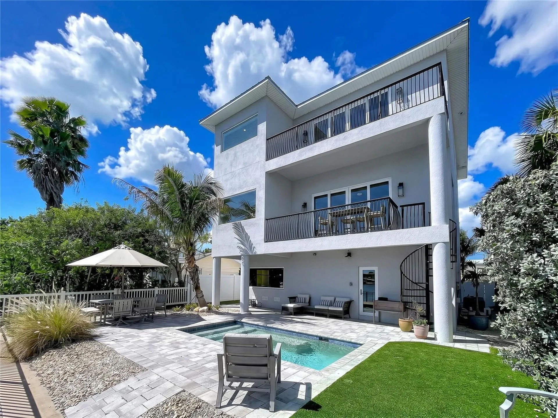 306 Bay Plaza Treasure Island FL 33706