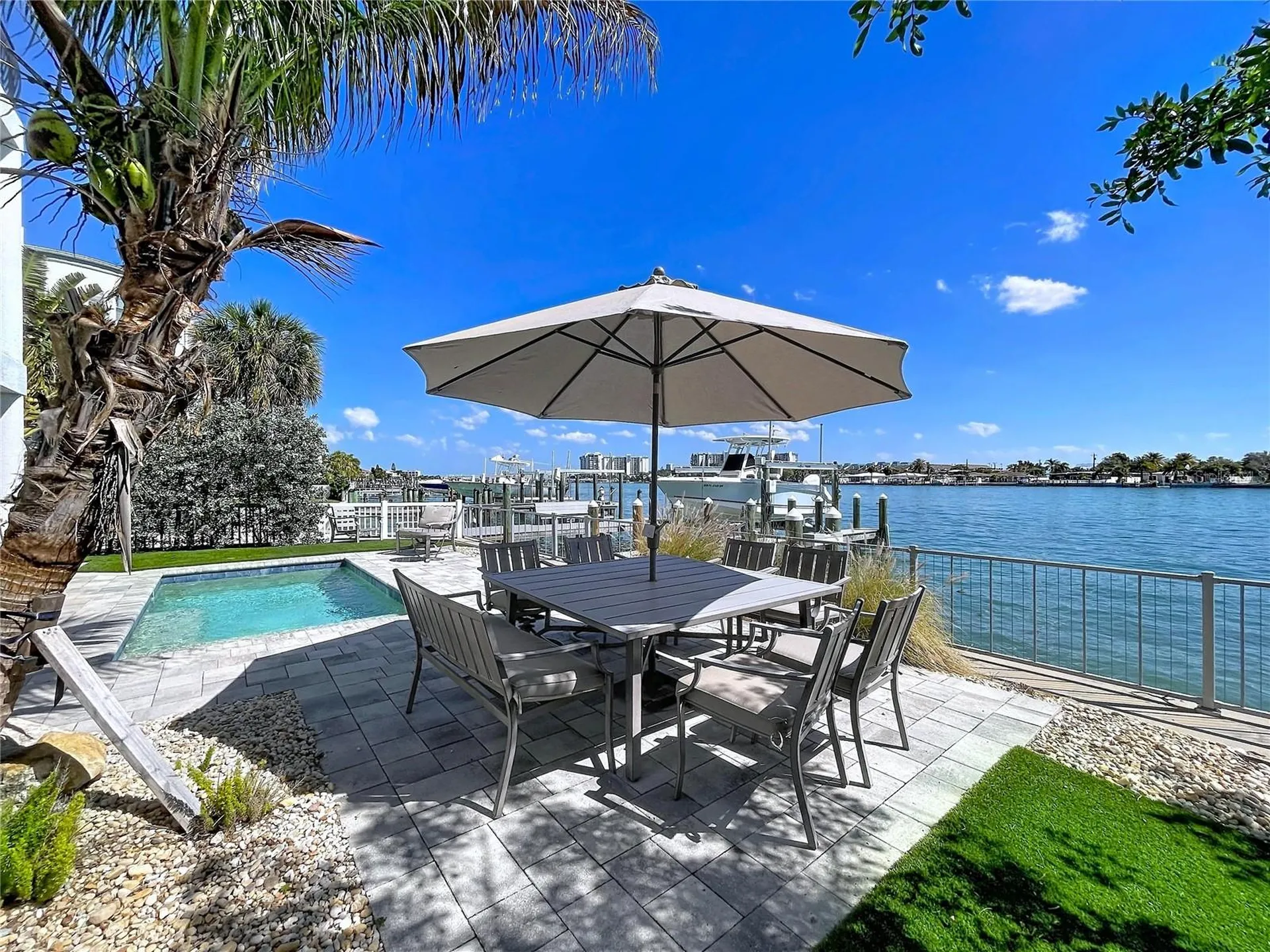 306 Bay Plaza Treasure Island FL 33706