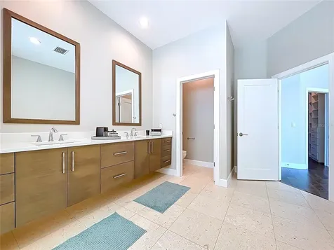 306 Bay Plaza Treasure Island FL 33706
