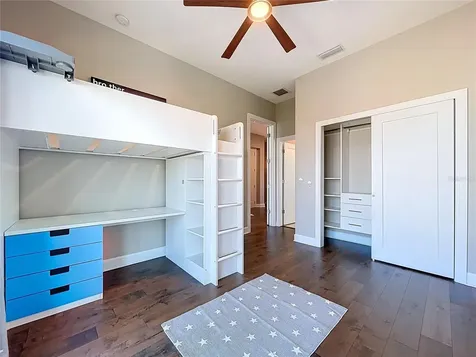 306 Bay Plaza Treasure Island FL 33706
