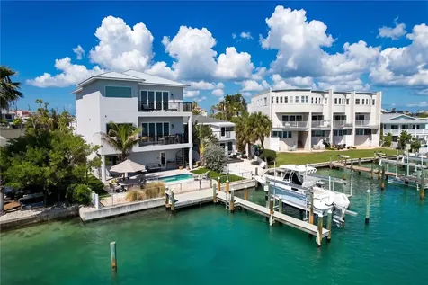 306 Bay Plaza Treasure Island FL 33706