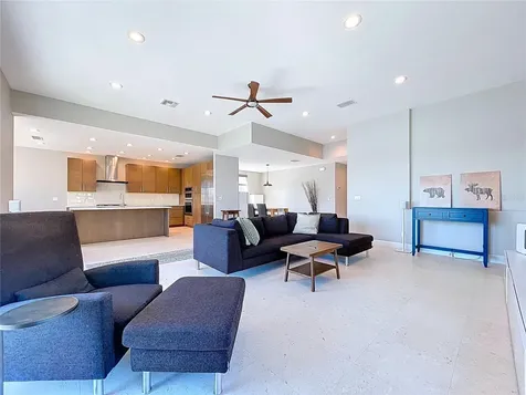 306 Bay Plaza Treasure Island FL 33706