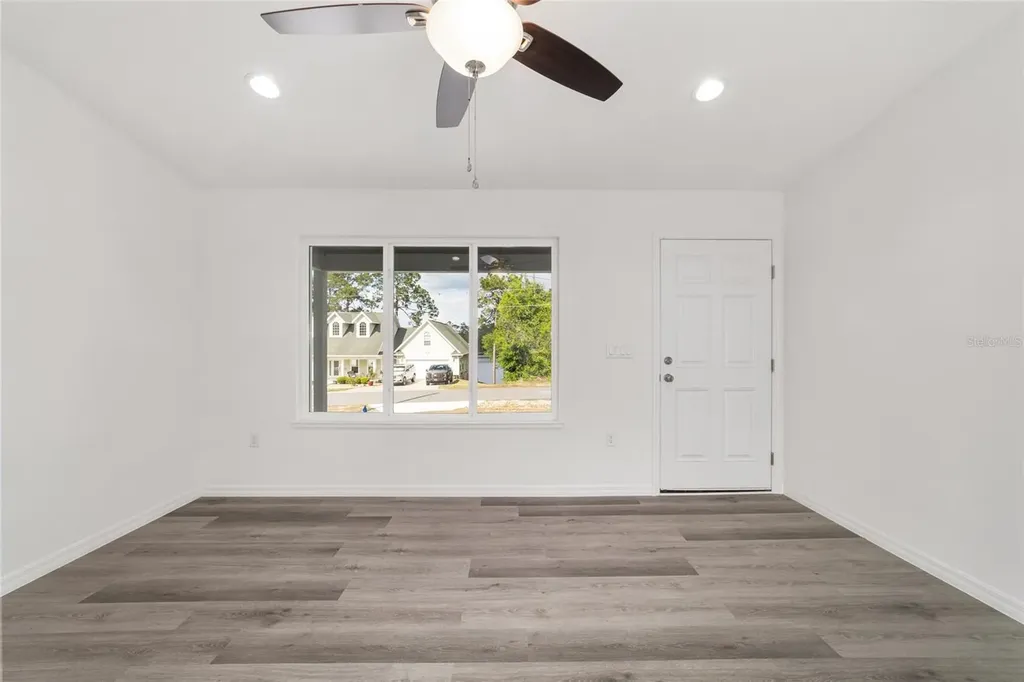 13078 NE 7th Loop Silver Springs FL 34488