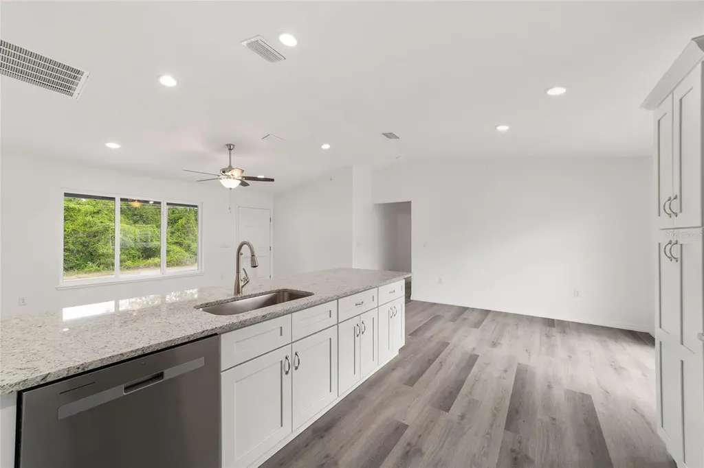 13078 NE 7th Loop Silver Springs FL 34488