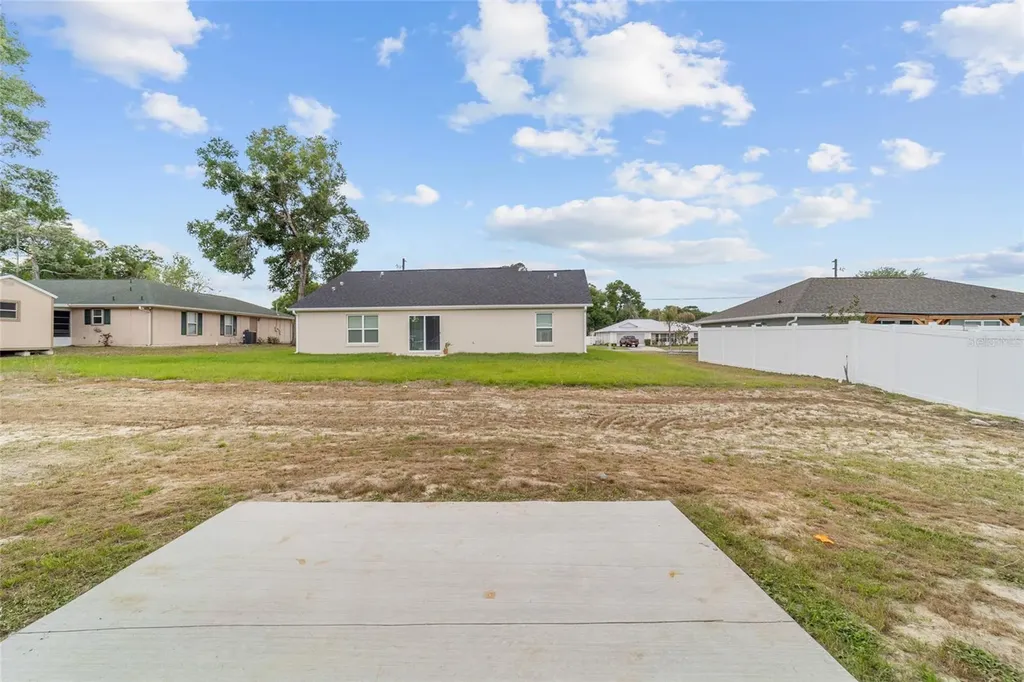 13078 NE 7th Loop Silver Springs FL 34488