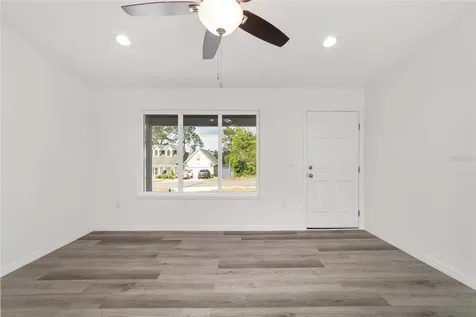 13078 NE 7th Loop Silver Springs FL 34488