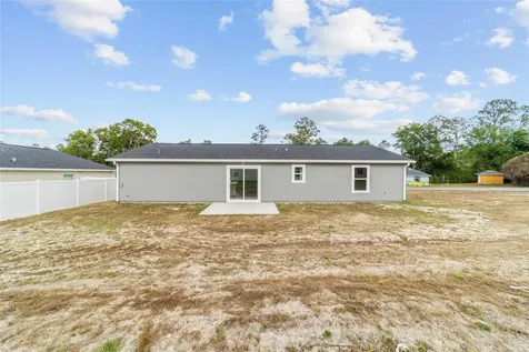 13078 NE 7th Loop Silver Springs FL 34488