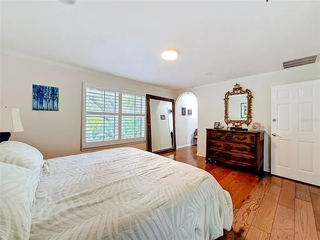 4616 W Ingraham Street Tampa FL 33616