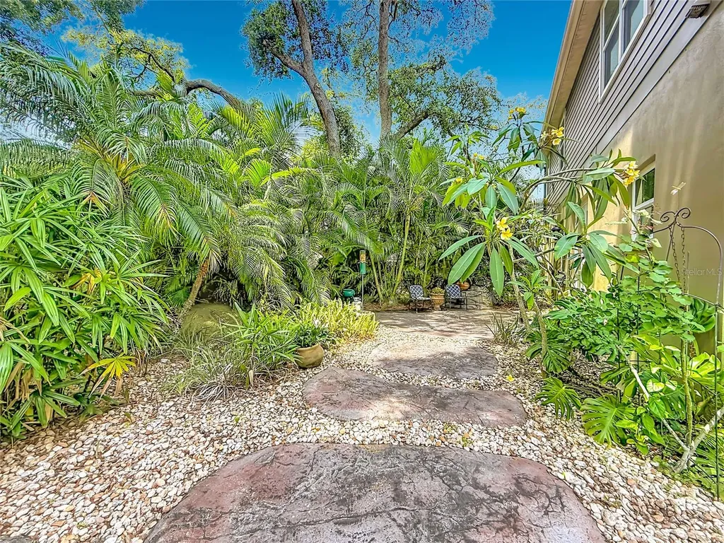 4616 W Ingraham Street Tampa FL 33616